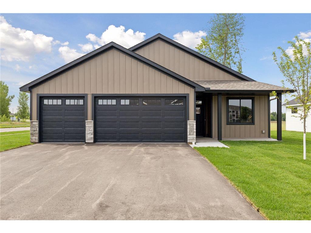 725 Margaret Lane NE Isanti MN 55040 6673967 image1