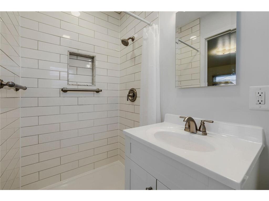 725 Pontiac Place Mendota Heights MN 55120 7043409 image31