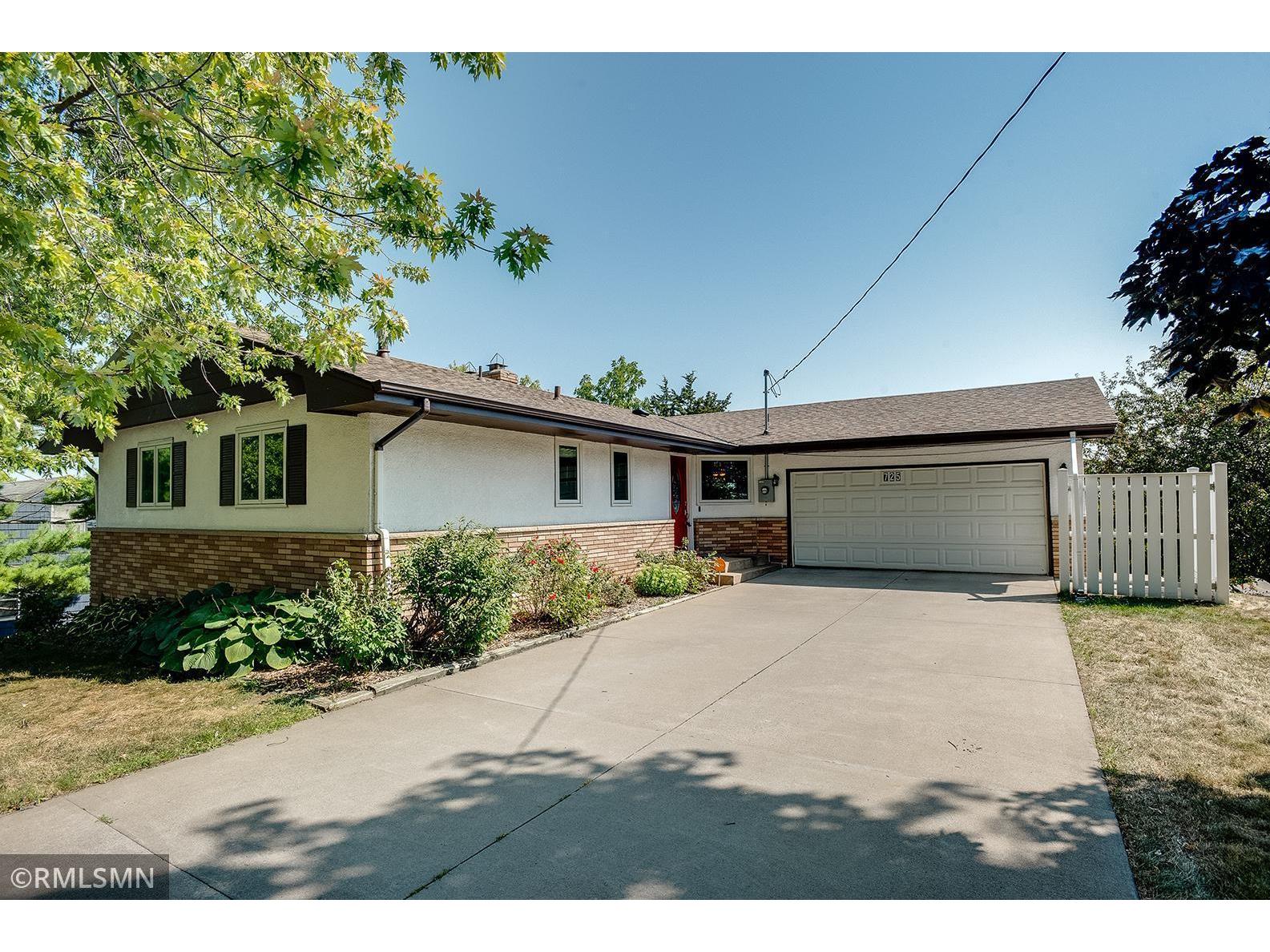 725 Silver Lake Road NW, New Brighton, MN, 55112 MLS 6086357 Edina