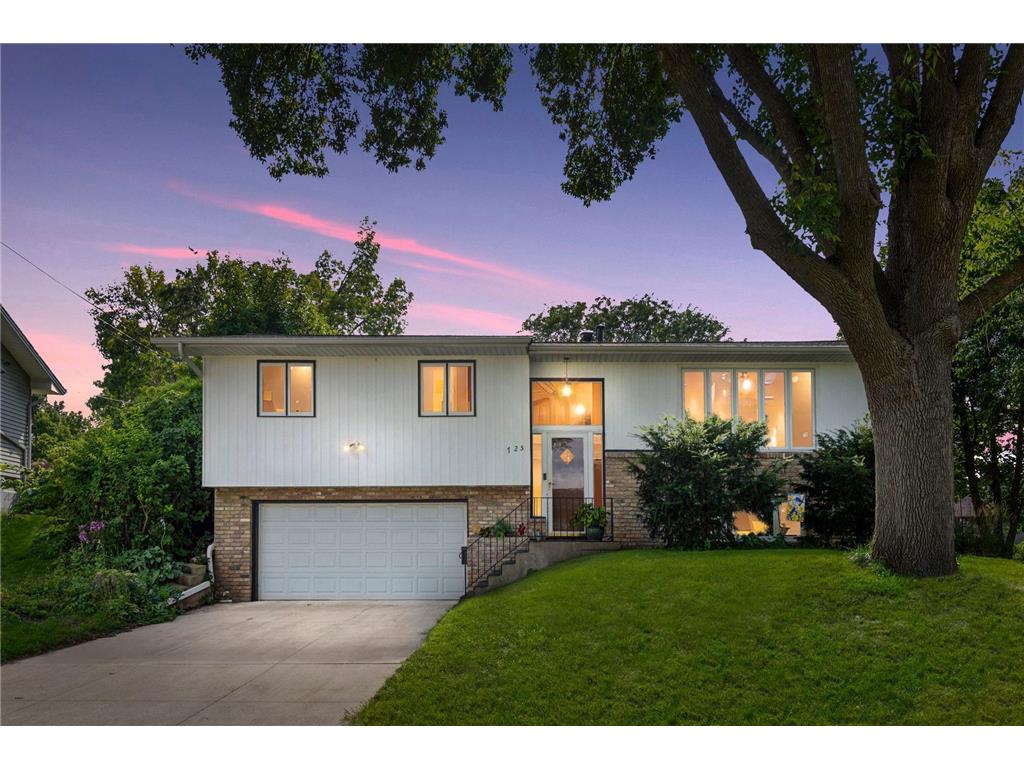 725 W 1st Street Waconia MN 55387 - Waconia 7108510 image1