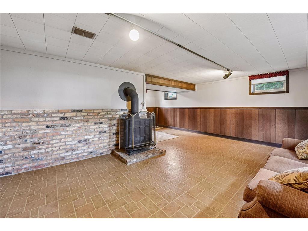 725 W 1st Street Waconia MN 55387 - Waconia 7108510 image35