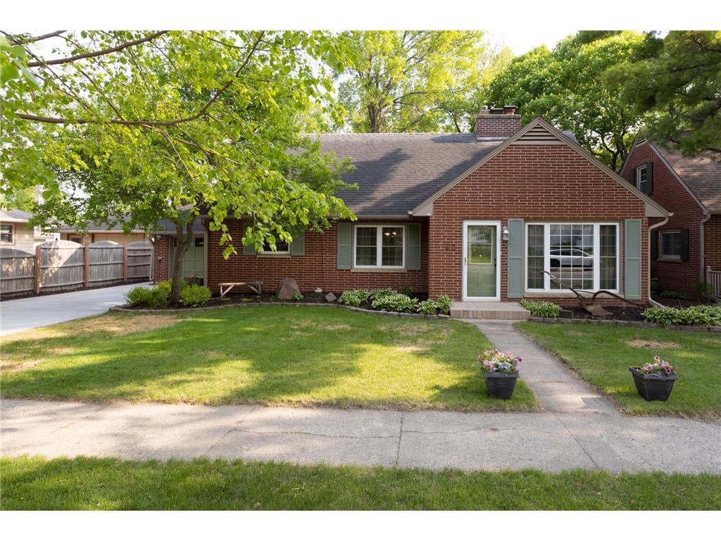 725 W 7th Avenue Fergus Falls MN 56537 6373020 image1