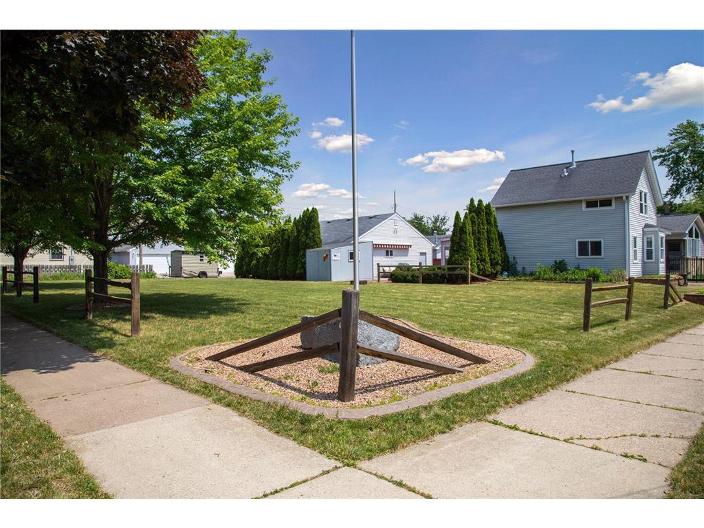 725 Watson Avenue Saint Paul MN 55102 7004778 image4