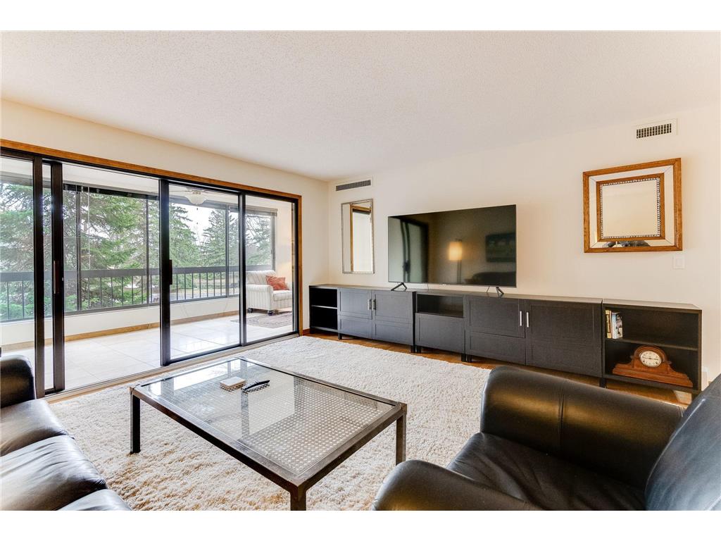 7250 Lewis Ridge Parkway 101, Edina, MN, 55439 MLS 6488559 Edina