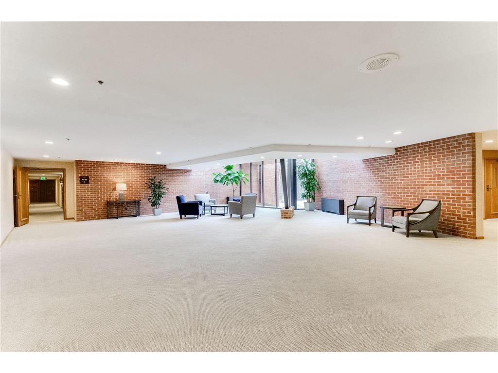 7250 Lewis Ridge Parkway 101, Edina, MN, 55439 MLS 6488559 Edina