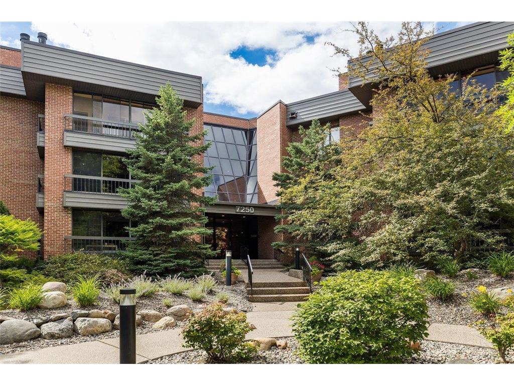 7250 Lewis Ridge Parkway #112 Edina MN 55439 7085837 image1