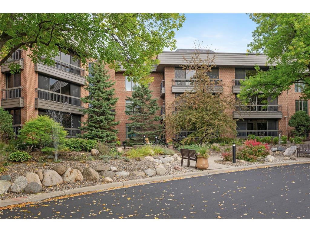 7250 Lewis Ridge Parkway #116 Edina MN 55439 6435386 image1