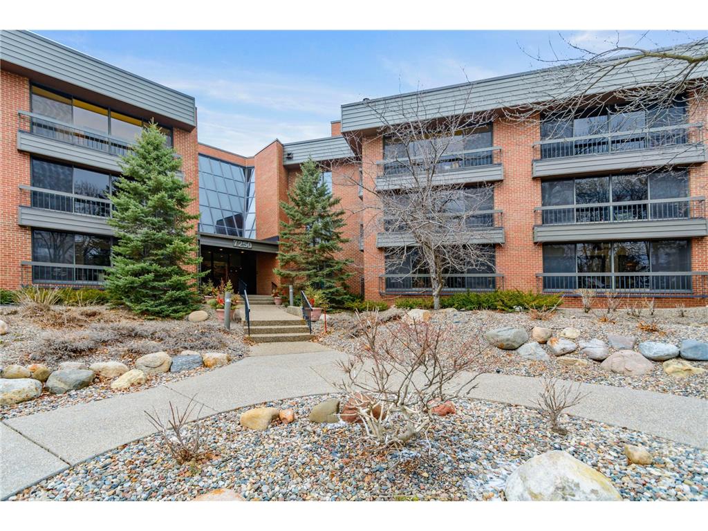 7250 Lewis Ridge Parkway 208, Edina, MN, 55439 MLS 6168537 Edina