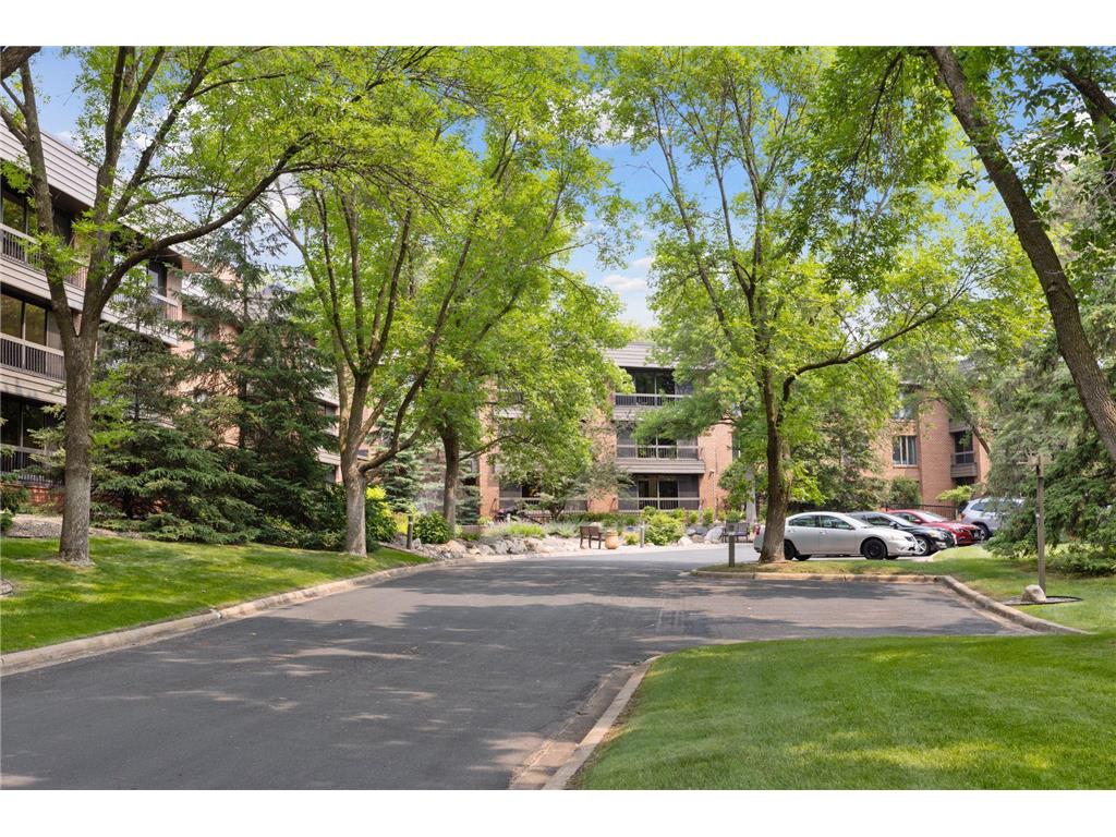 7250 Lewis Ridge Parkway #310 Edina MN 55439 6384968 image1