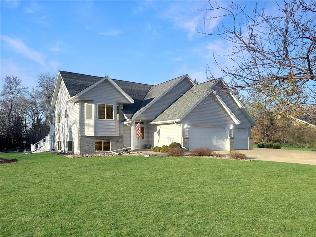 726 37th Avenue NE Willmar MN 56201 6514697 image1