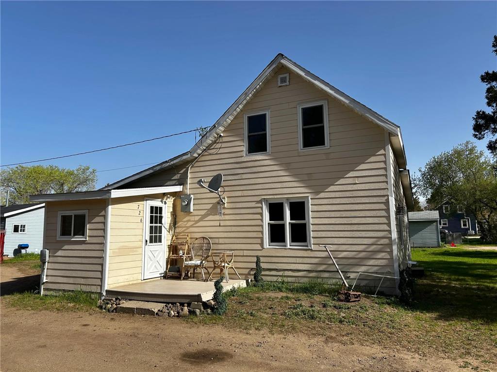 726 E 2nd Street Pillager MN 56473 7052757 image1