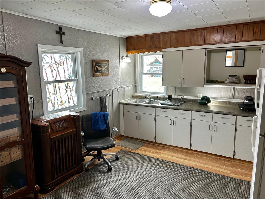 726 E 2nd Street Pillager MN 56473 7052757 image3