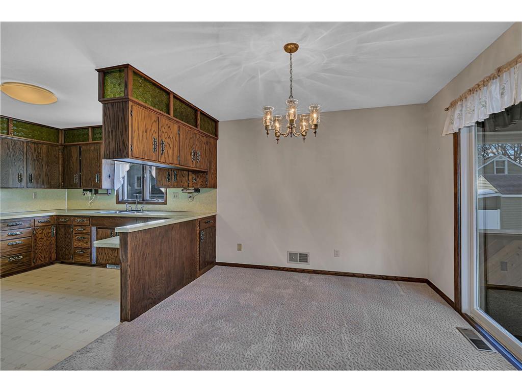 726 Hassan Street SE Hutchinson MN 55350 6772495 image12