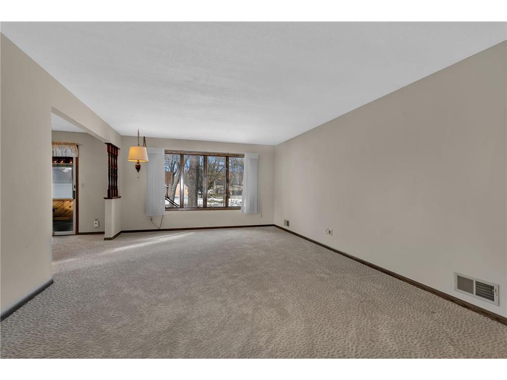 726 Hassan Street SE Hutchinson MN 55350 6772495 image16