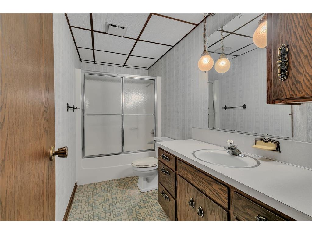 726 Hassan Street SE Hutchinson MN 55350 6772495 image23