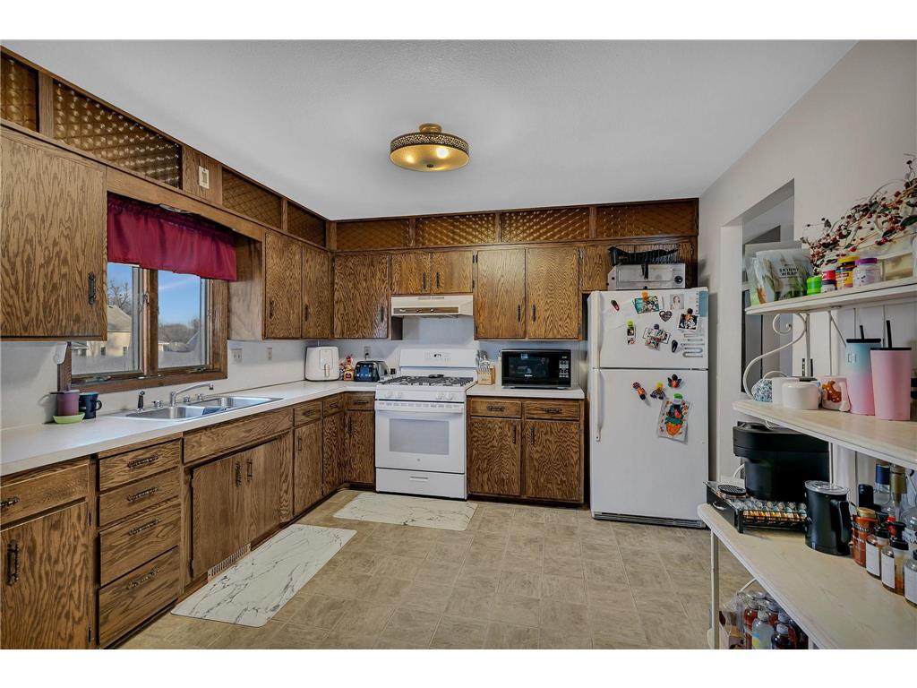 726 Hassan Street SE Hutchinson MN 55350 6772495 image35