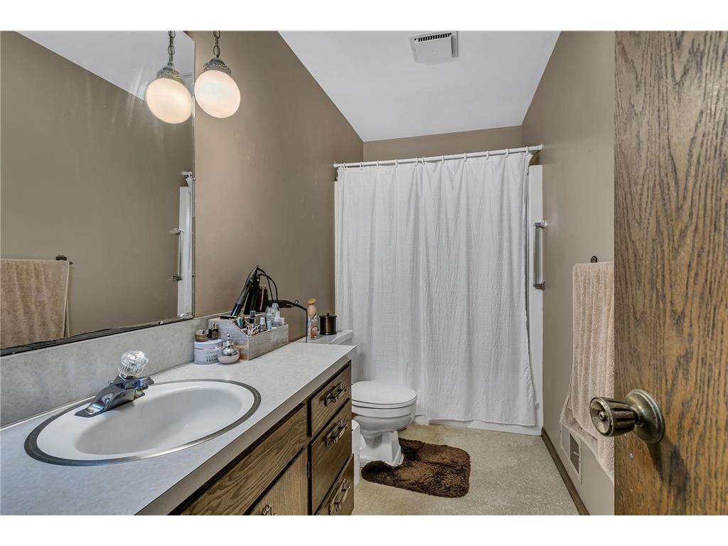 726 Hassan Street SE Hutchinson MN 55350 6772495 image40