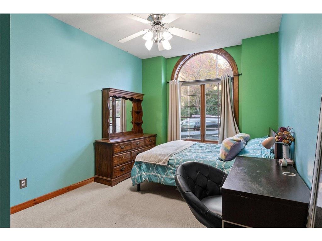 726 N 4th Street La Crescent MN 55947 6815200 image11