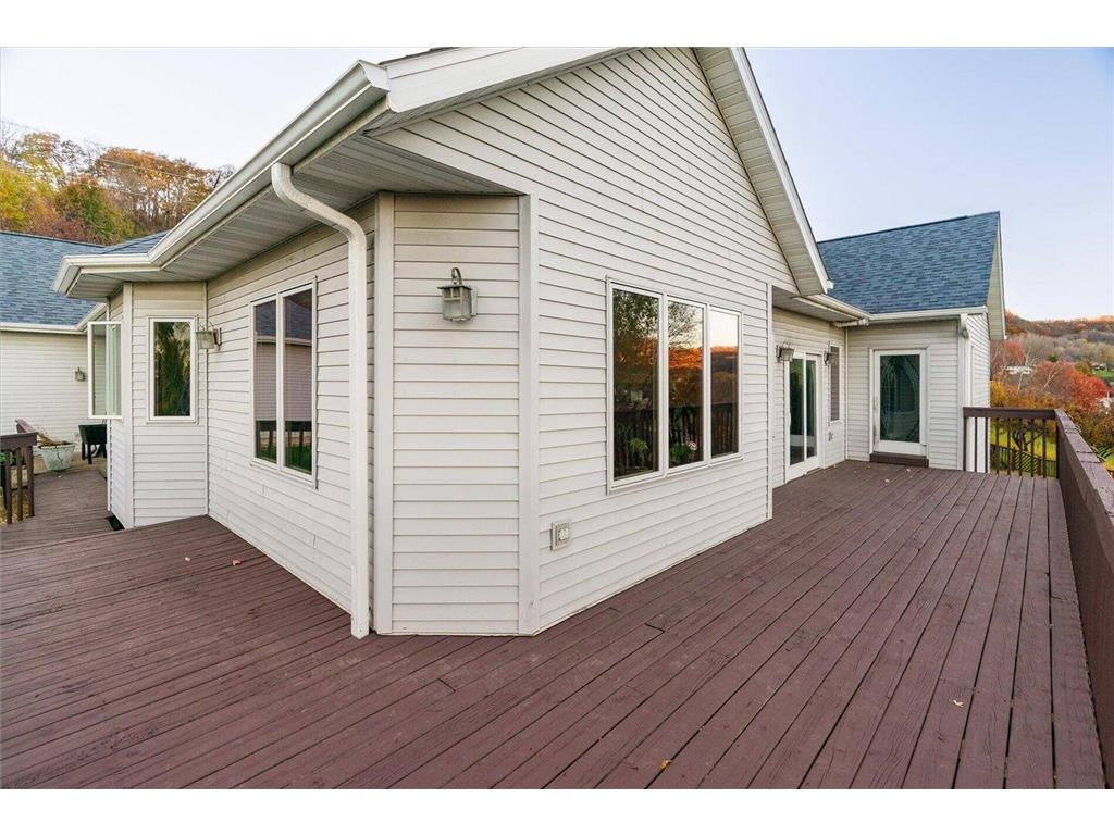 726 N 4th Street La Crescent MN 55947 6815200 image15