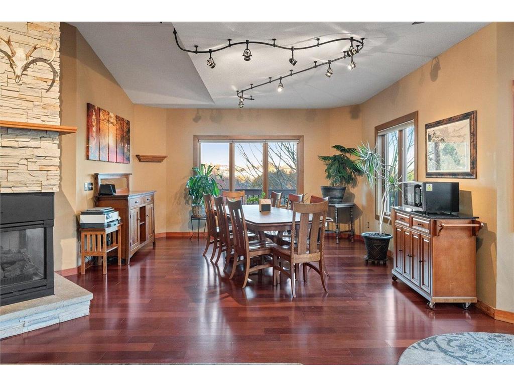 726 N 4th Street La Crescent MN 55947 6815200 image4