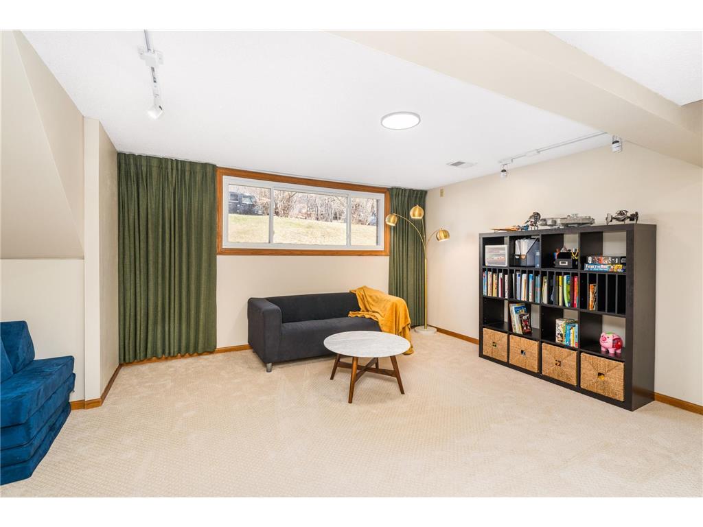 726 W 5th Street Duluth MN 55806 7060735 image39