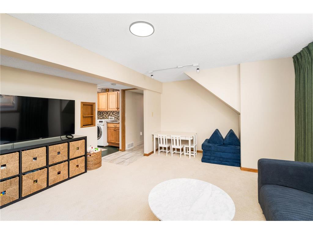 726 W 5th Street Duluth MN 55806 7060735 image40