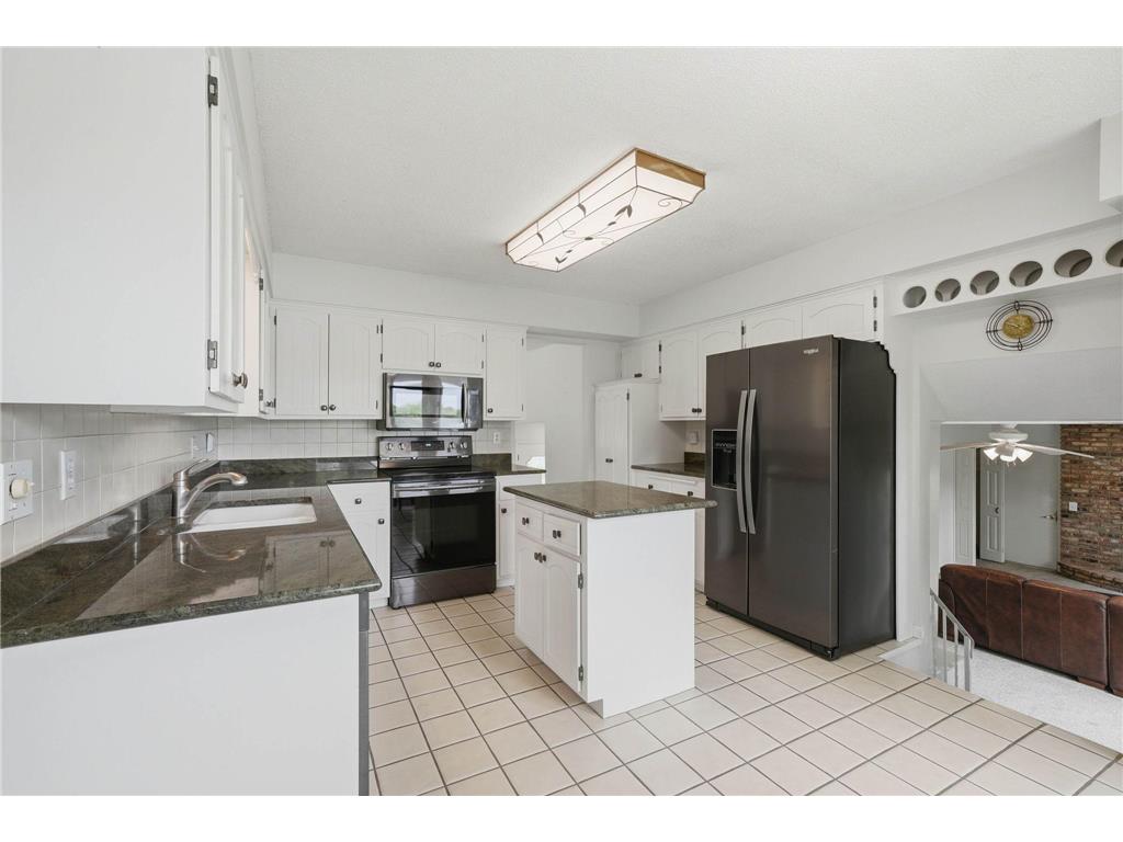 7263 Pineview Lane N Maple Grove MN 55369 - Cedar Island Lake 7077319 image12