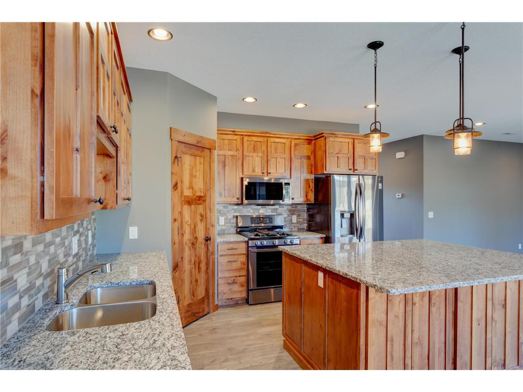 727 163rd Street Hammond WI 54015 6755010 image1