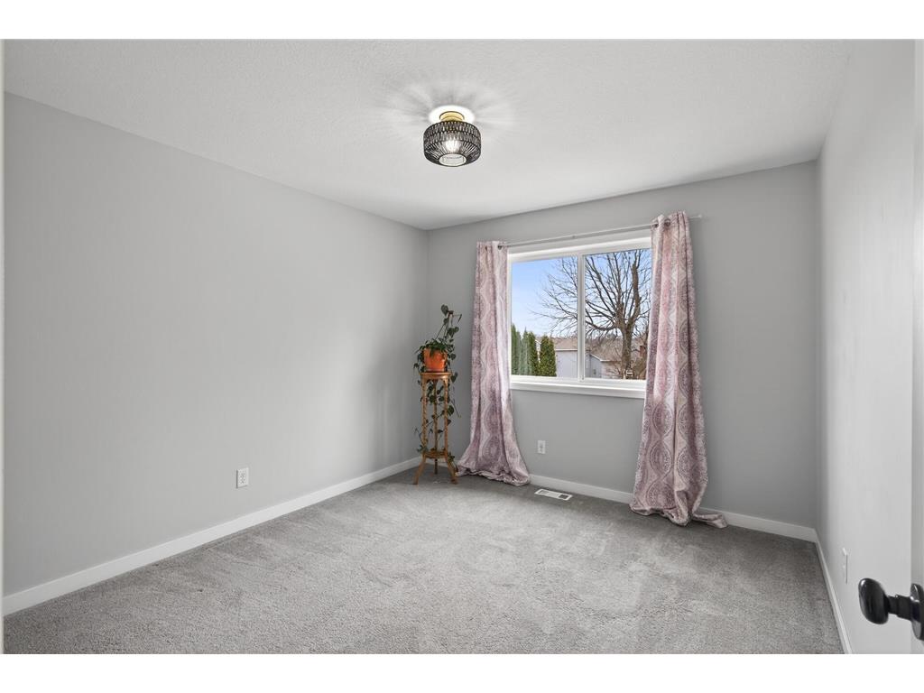 727 7th Street N Montrose MN 55363 6777442 image22