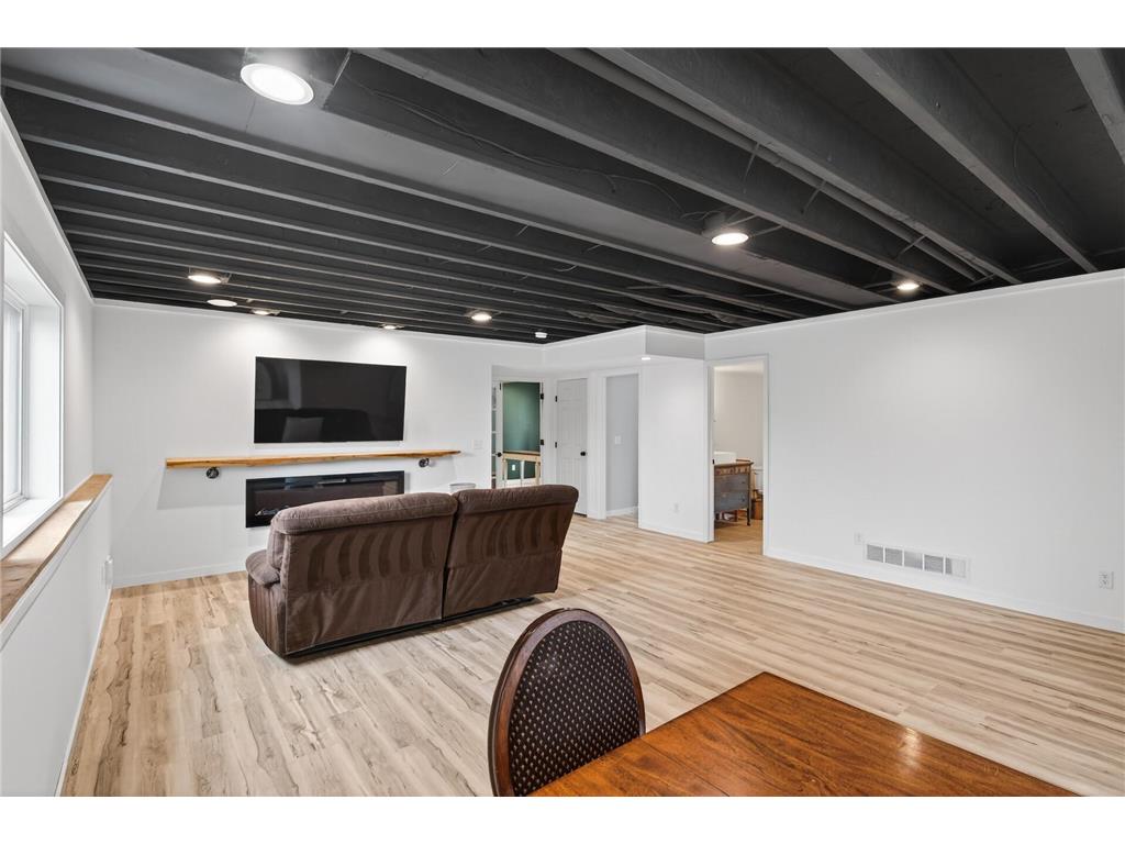 727 7th Street N Montrose MN 55363 6777442 image27