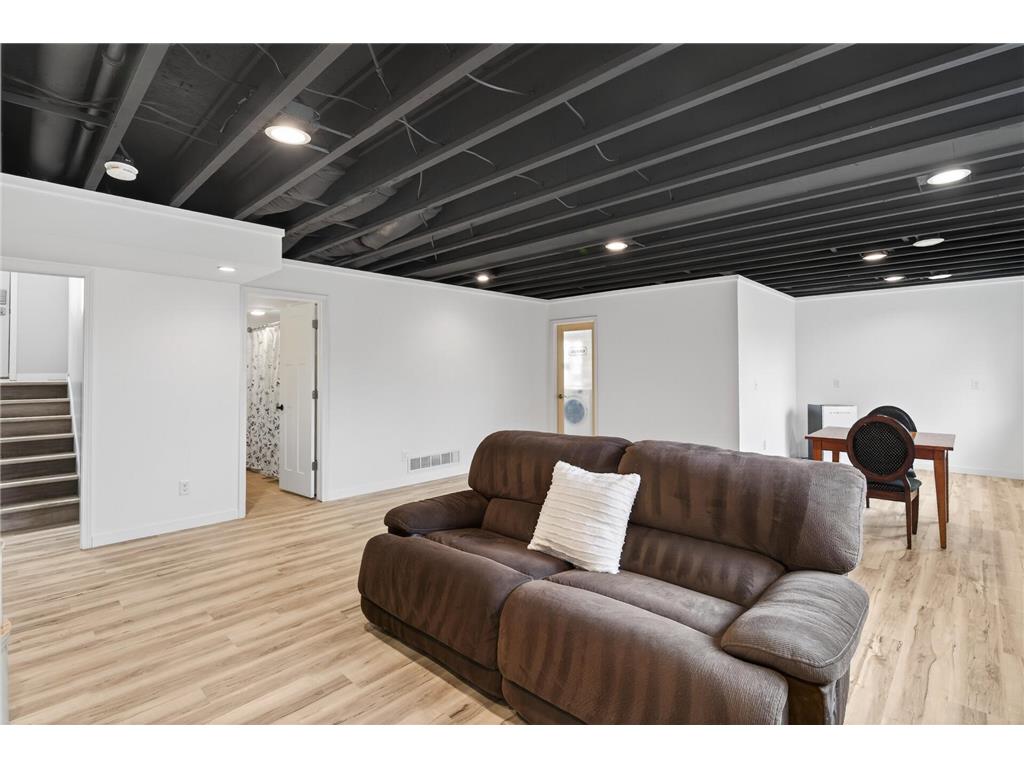 727 7th Street N Montrose MN 55363 6777442 image29