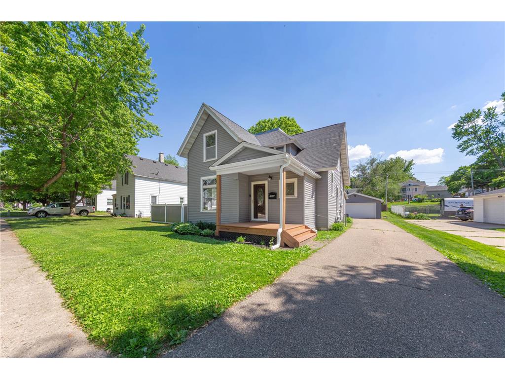 727 Division Street W Faribault MN 55021 7082424 image1