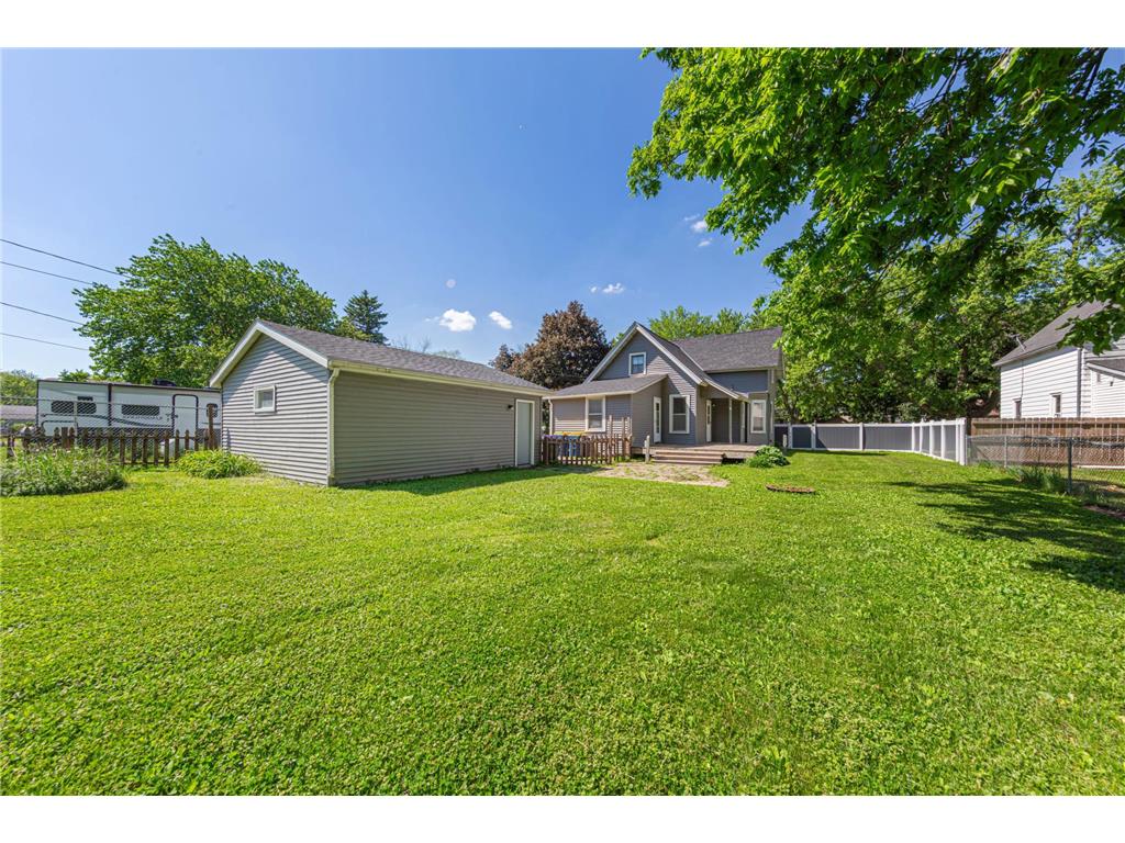 727 Division Street W Faribault MN 55021 7082424 image16