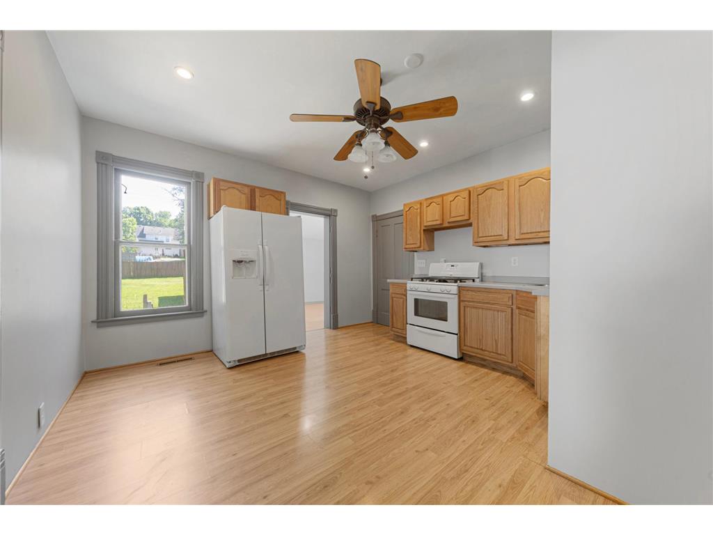 727 Division Street W Faribault MN 55021 7082424 image25