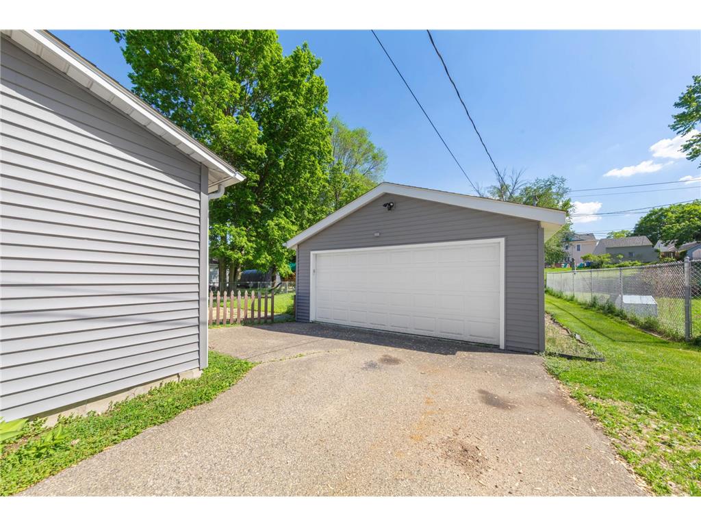 727 Division Street W Faribault MN 55021 7082424 image28