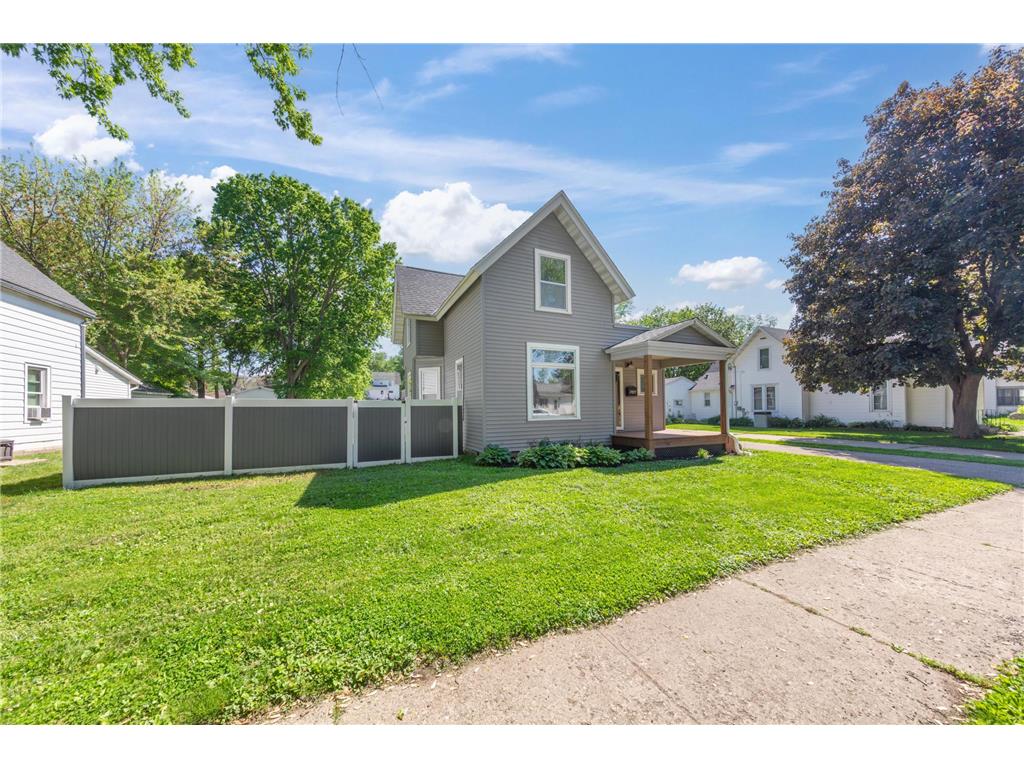 727 Division Street W Faribault MN 55021 7082424 image3