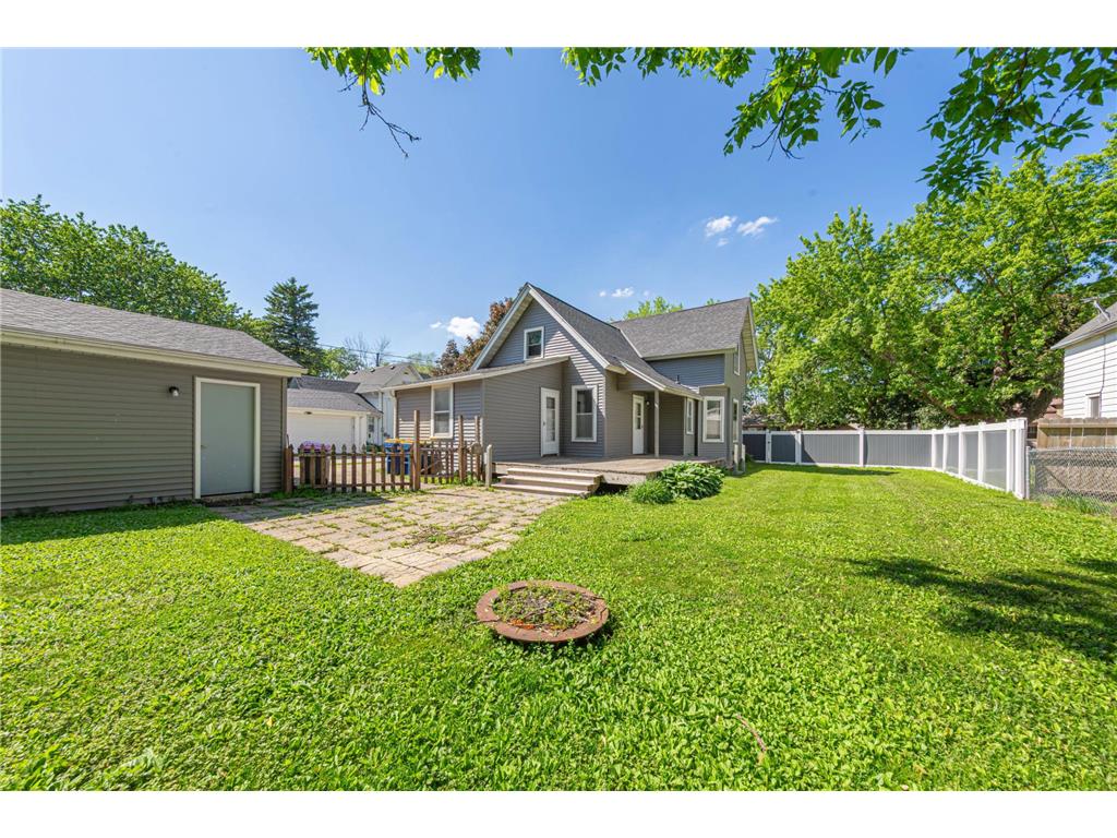 727 Division Street W Faribault MN 55021 7082424 image4