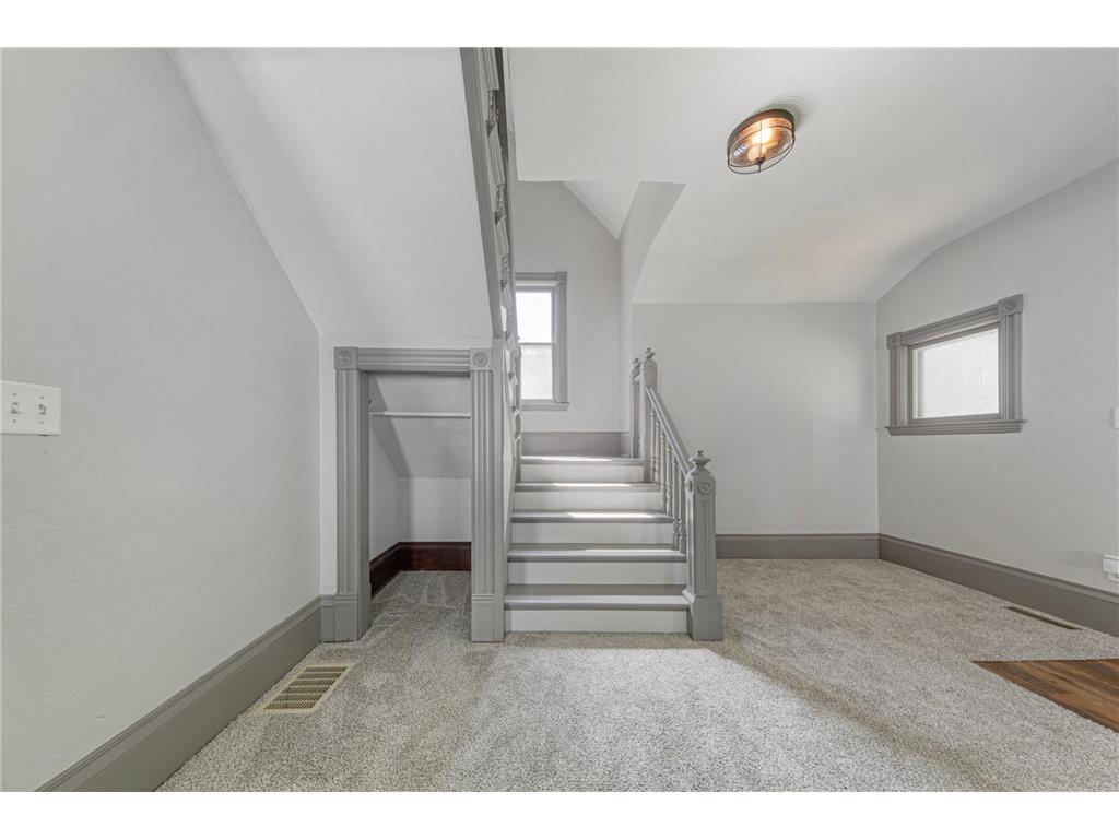 727 Division Street W Faribault MN 55021 7082424 image8
