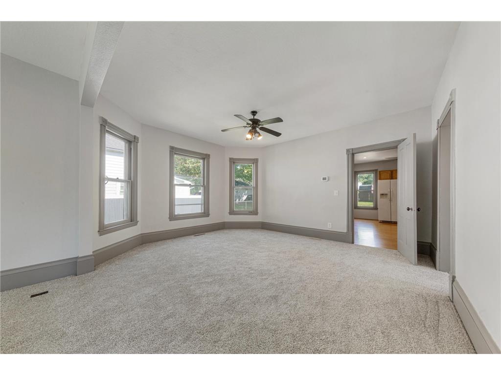 727 Division Street W Faribault MN 55021 7082424 image9