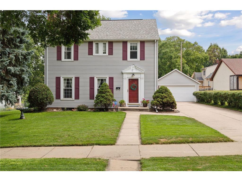 727 Holmes Street S Shakopee MN 55379 6772090 image1