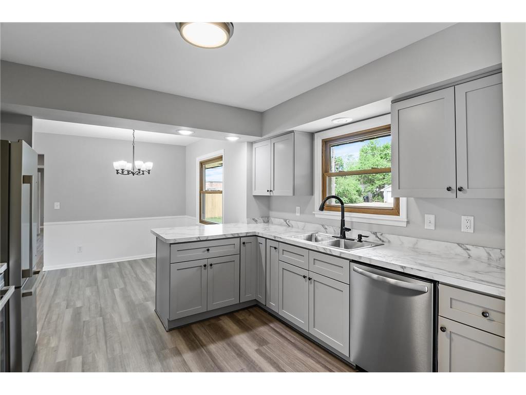 727 Mississippi Street NE Fridley MN 55432 6376895 image1