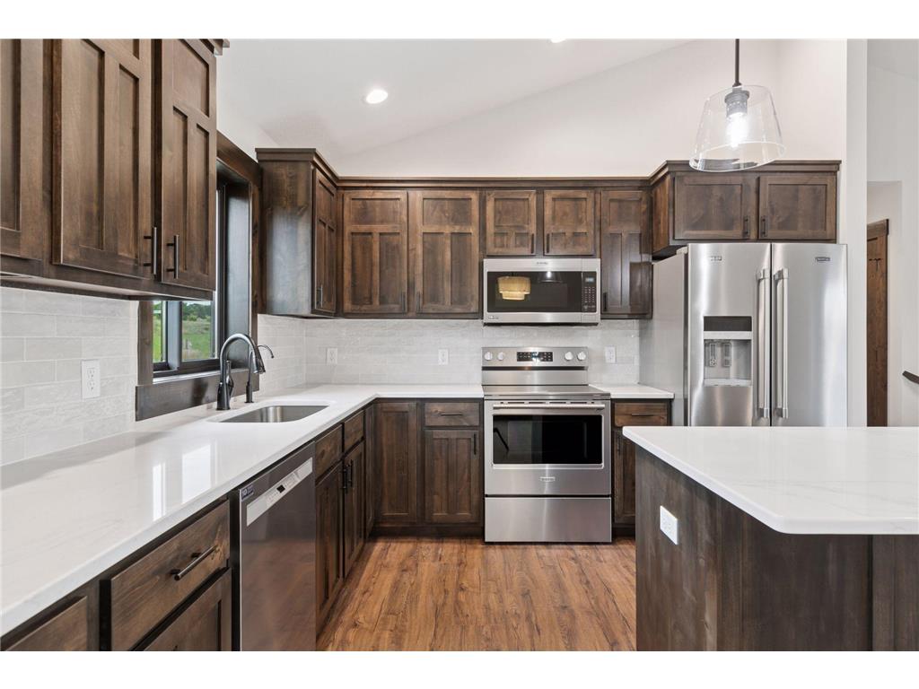 729 163rd Street Hammond WI 54015 6795408 image4