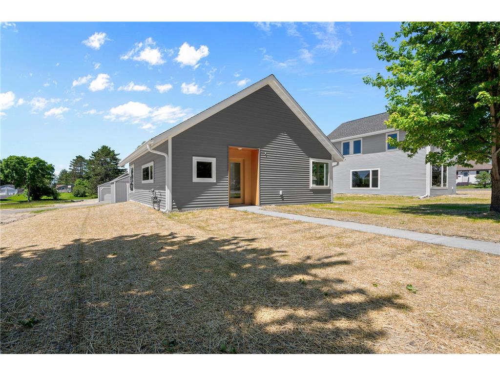 729 NW 7th Avenue Grand Rapids MN 55744 6566664 image1