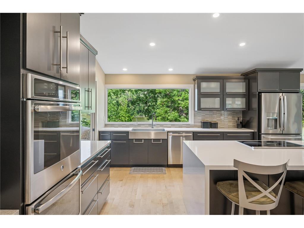 730 Amber Drive Shoreview MN 55126 - Emily 6752092 image16