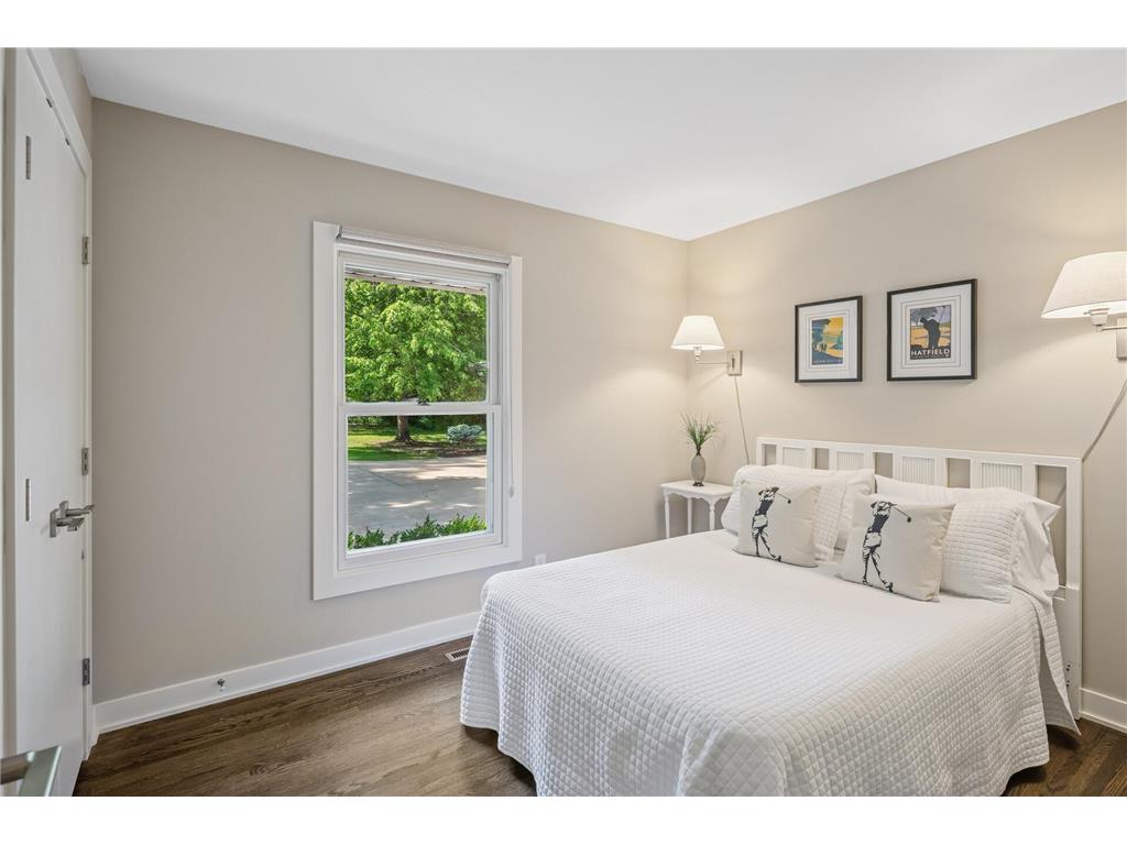 730 Amber Drive Shoreview MN 55126 - Emily 6752092 image36