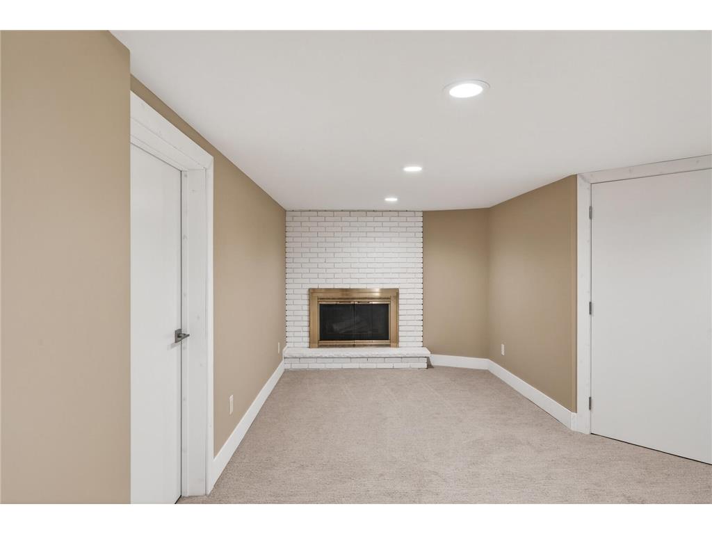 730 Amber Drive Shoreview MN 55126 - Emily 6752092 image44