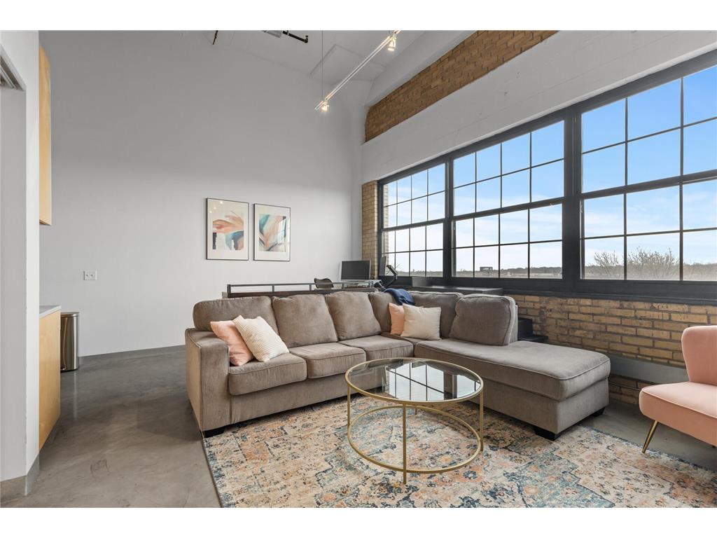 730 Stinson Boulevard #424 Minneapolis MN 55413 6503742 image1