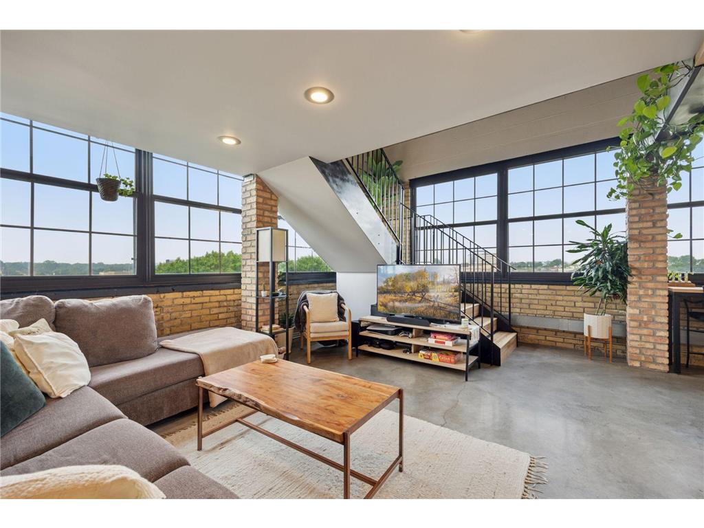 730 Stinson Boulevard #425 Minneapolis MN 55413 6732815 image1