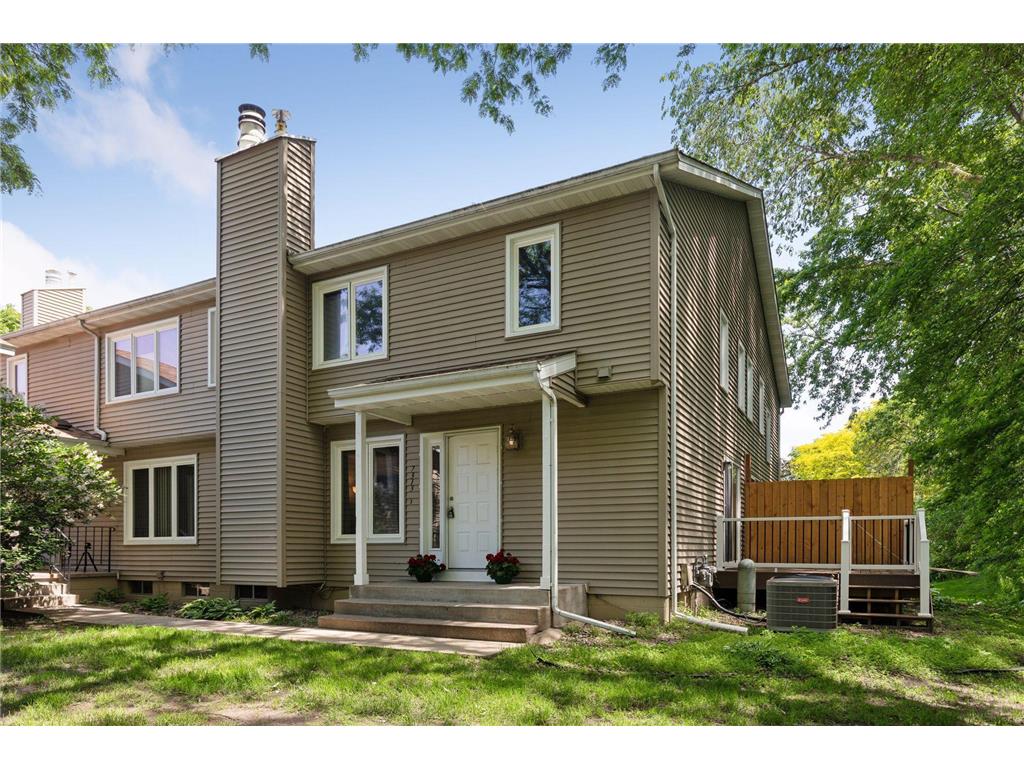 7313 Woodstock Curve Bloomington MN 55438 6543984 image1