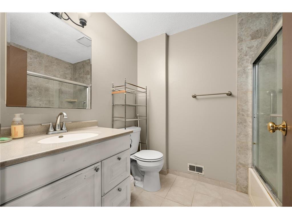 732 Rondo Avenue Saint Paul MN 55104 7053778 image20